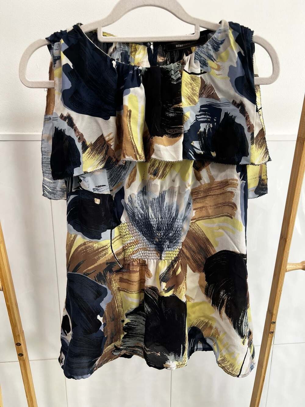 Bcbgmaxazria Abstract Print Ruffle Silk Top Size Xs